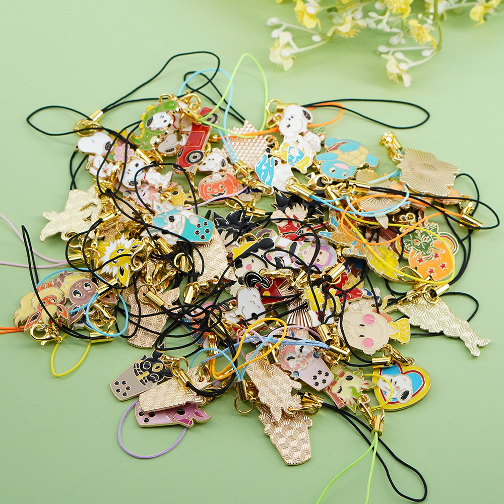 Phone Accessories Wholesale In China - Ciondoli Misti Casuali a Tema Cartoni