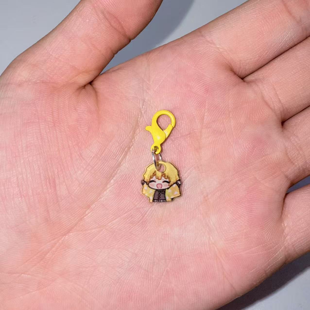 10 Pezzi Portachiavi in Acrili - Phone Accessories Demon Slayer recensione e prezzo